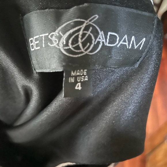 Evening wear - Picture 5 of 7